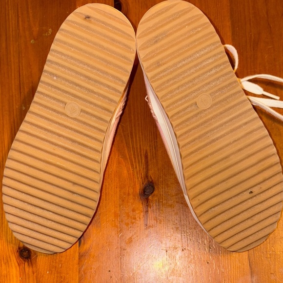 Art Class Pink and Peach Kids High-Top Sneakers - Picture 6 of 6